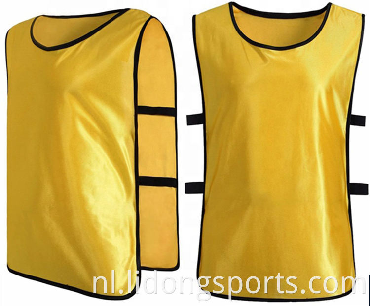 Logo -printen aanpassen goedkope hoogwaardige mesh voetbal voetbal training vest slabbetjes groothandel